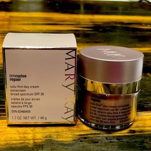 Mary Kay Volu-firm Day Cream